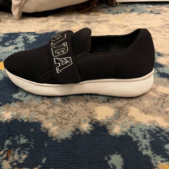 Womens Prada sneakers with velcro Prada brand name strap. Size IT 36. - Picture 3 of 9